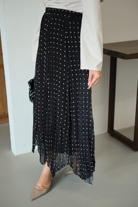 Puantiye Detay Yan Bağcık Şifon Etek Siyah