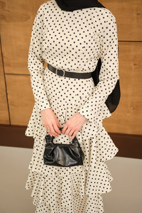 Puantiyeli Kat Kat Kemerli Elbise Beyaz