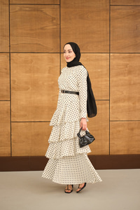 Puantiyeli Kat Kat Kemerli Elbise Beyaz