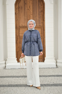 Puantiyeli Tül Detay Bel Bağlamalı Gömlek Mavi