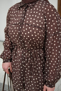 Puantiyeli Tül Detay Bel Bağlamalı Gömlek Kahverengi