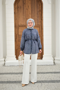 Puantiyeli Tül Detay Bel Bağlamalı Gömlek Mavi