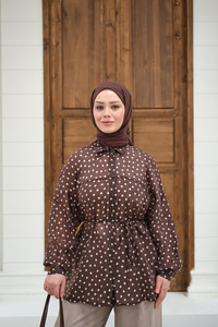 Puantiyeli Tül Detay Bel Bağlamalı Gömlek Kahverengi