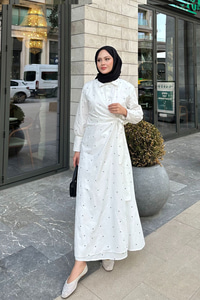 Puantiyeli Yandan Bağlamalı Elbise Beyaz