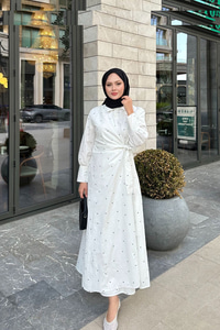 Puantiyeli Yandan Bağlamalı Elbise Beyaz