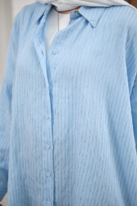 Pul Detaylı Kendinden Desen Gömlek Açık Mavi