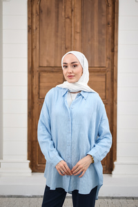 Pul Detaylı Kendinden Desen Gömlek Açık Mavi