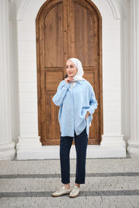 Pul Detaylı Kendinden Desen Gömlek Açık Mavi