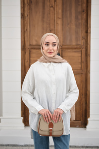 Pul Detaylı Kendinden Desen Gömlek Beyaz