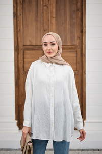 Pul Detaylı Kendinden Desen Gömlek Beyaz