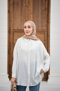 Pul Detaylı Kendinden Desen Gömlek Beyaz