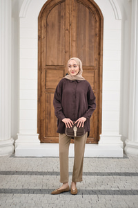 Pul Detaylı Kendinden Desen Gömlek Kahverengi