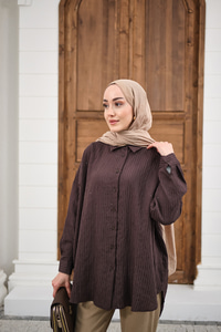 Pul Detaylı Kendinden Desen Gömlek Kahverengi