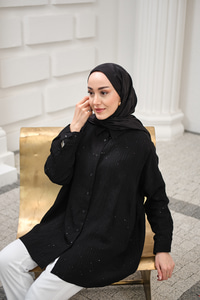 Pul Detaylı Kendinden Desen Gömlek Siyah