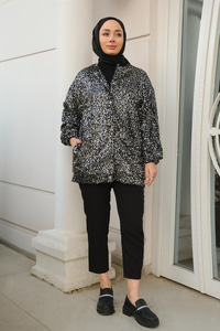 Pul Payet Detaylı Yuvarlak Yaka Ceket Siyah