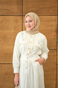 Püskül Detay İkili Takım Beyaz