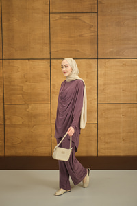 Regular Sıfır Yaka Arka Kesik Detay Takım Gül Kurusu