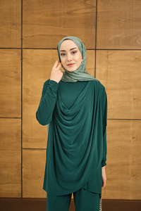 Regular Sıfır Yaka Arka Kesik Detay Takım Zümrüt Yeşil