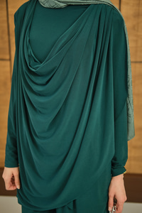 Regular Sıfır Yaka Arka Kesik Detay Takım Zümrüt Yeşil