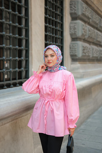 Robadan Büzgü Detaylı Balon Kol Gömlek Pembe