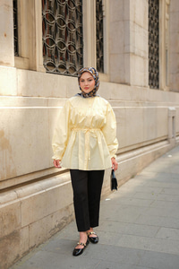 Robadan Büzgü Detaylı Balon Kol Gömlek Sarı