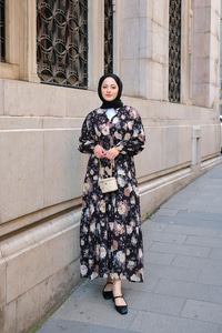 Rose Desenli Elbise Siyah