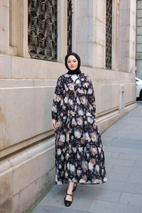 Rose Desenli Elbise Siyah