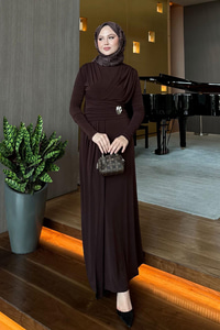 Rosey Bronşlu Elbise Bordo