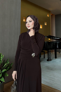 Rosey Bronşlu Elbise Kahverengi