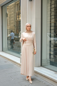 Rosey Bronşlu Elbise Krem