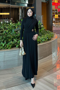 Rosey Bronşlu Elbise Siyah