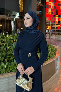 Rosey Broşlu Elbise Lacivert