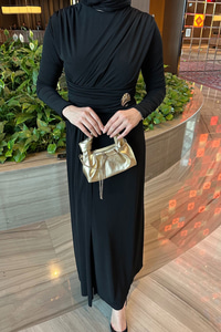 Rosey Broşlu Elbise Siyah