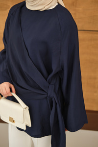 Şal Detay Yandan Bağlamalı Bluz Lacivert