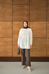 Şeffaf Düğme Detaylı Basic Gömlek Beyaz