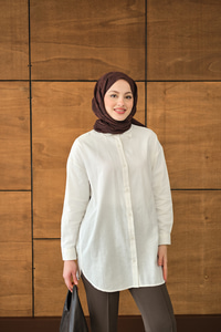 Şeffaf Düğme Detaylı Basic Gömlek Beyaz