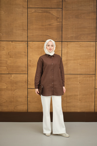 Şeffaf Düğme Detaylı Basic Gömlek Kahverengi