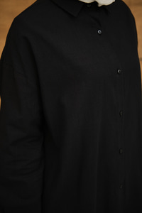 Şeffaf Düğme Detaylı Basic Gömlek Siyah