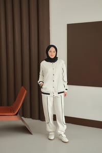 Şerit Detay Takım Beyaz