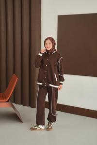 Şerit Detay Takım Kahverengi