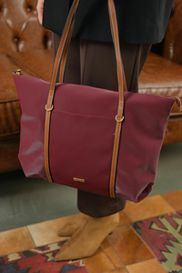 Şeritli Ön Gözlü Çanta Bordo