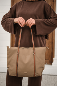 Şeritli Ön Gözlü Çanta Vizon