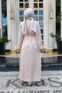 Serpme Taş İşlemeli Bel Bağlamalı Elbise Krem