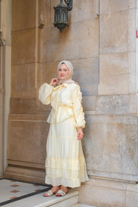 Shavy Yaka Kravatlı Takım Sarı