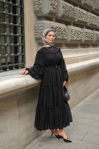 Şifon Fırfırlı Elbise Siyah