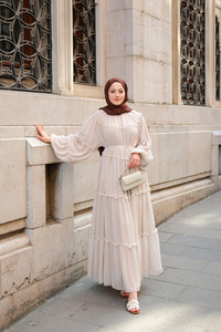 Şifon Fırfırlı Elbise Taş