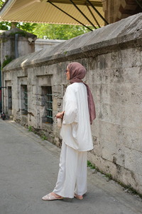 Sim Çizgili Takım Krem