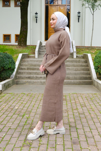 Sim Detay Bel Bağlamalı Elbise Vizon