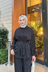 Sim Detay Bel Bağlamalı Takım Siyah