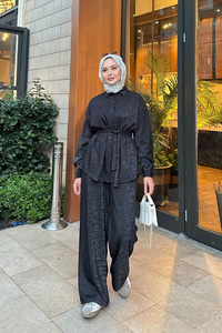 Sim Detay Bel Bağlamalı Takım Siyah